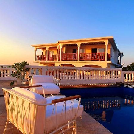 Al Camar Lodge Ndzaouze Bagian luar foto
