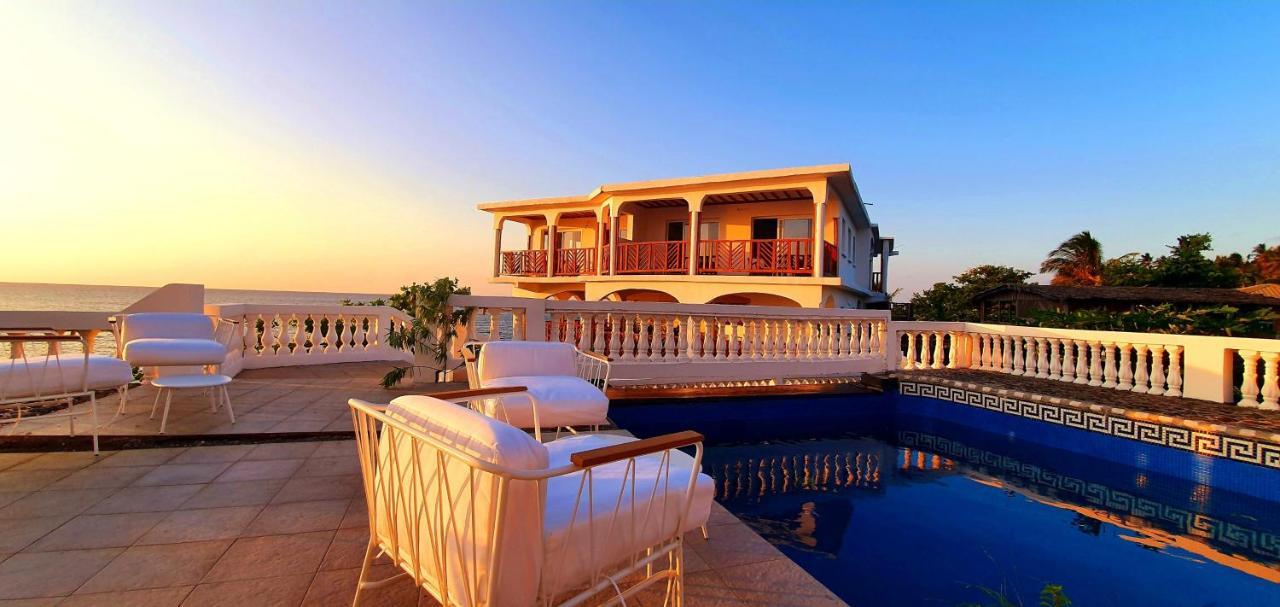 Al Camar Lodge Ndzaouze Bagian luar foto