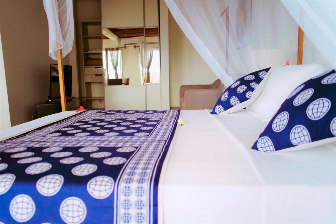 Al Camar Lodge Ndzaouze Bagian luar foto