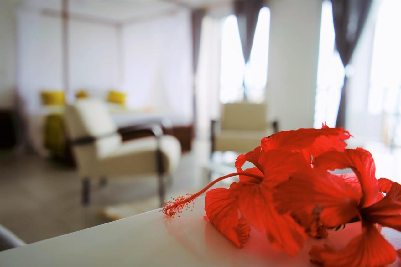 Al Camar Lodge Ndzaouze Bagian luar foto