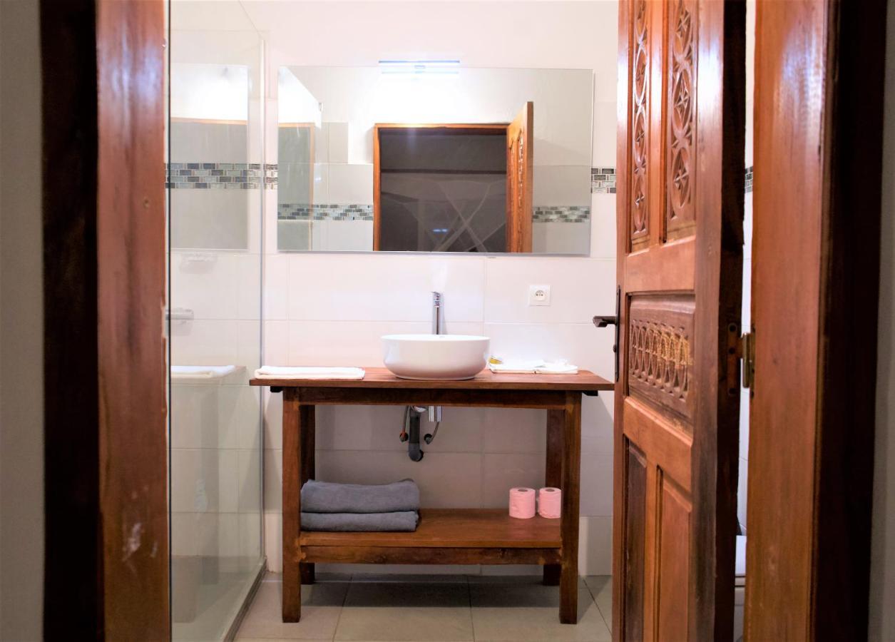 Al Camar Lodge Ndzaouze Bagian luar foto